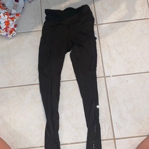Lululemon Green Leggings size 2 with pockets